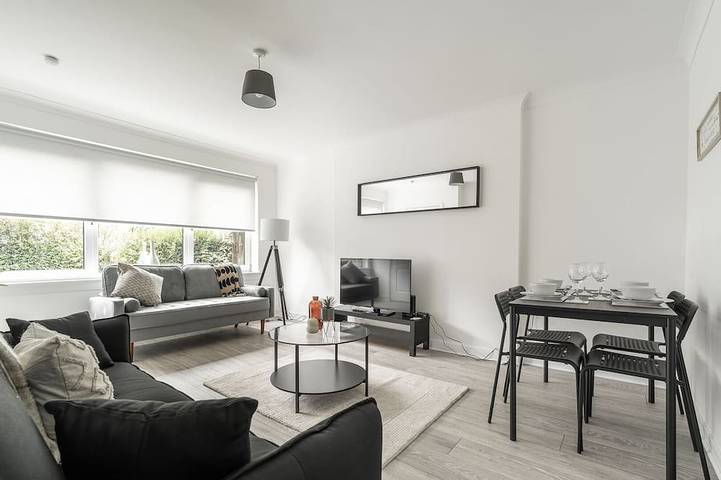Holiday home for 5 people, with garden, with pets in Glasgow