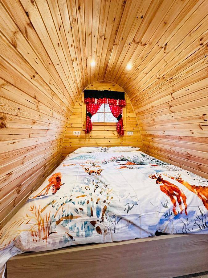 Resort per 2 persone, con Idromassaggio e Terrazza nonché Giardino e Piscina in Piemonte