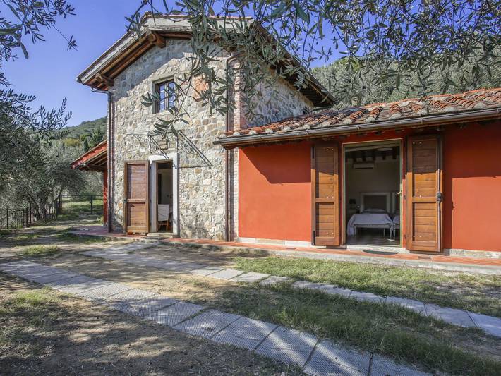 Agriturismo per 4 persone, con sauna e idromassaggio nonché giardino, con animali domestici in Montecatini Terme