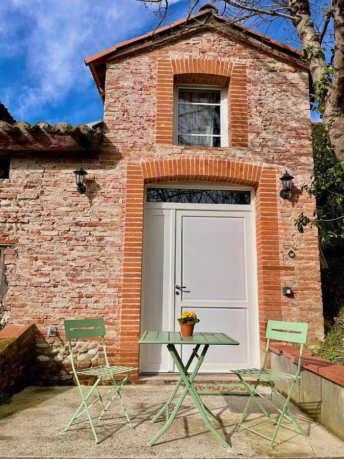 Hôtel pour 2 personnes, avec vue ainsi que jardin et terrasse à Cintegabelle