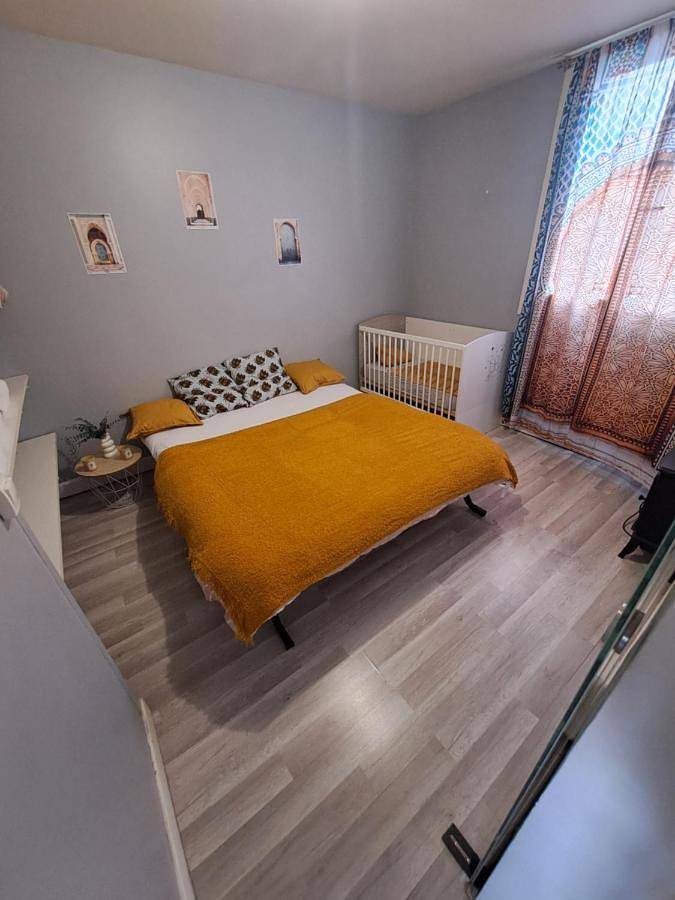 Appartement entier, Appartement entier, rez-de-chaussée, 2 chambre,50m2 parking privé parking privé in Les Pavillons-sous-Bois, Seine-Saint-Denis