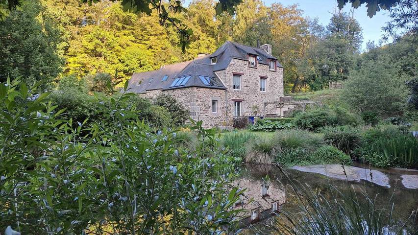 Location de vacances pour 4 personnes, avec jardin à Plouzélambre