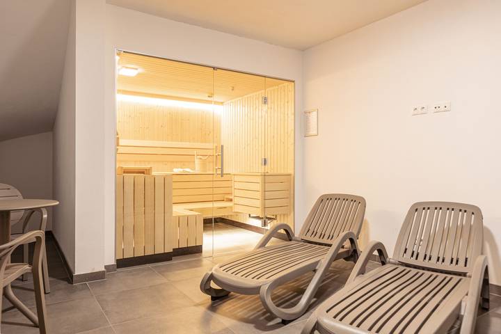 Ferienhaus für 10 Personen, mit Balkon und Terrasse sowie Sauna und Seeblick in Uttendorf - 4