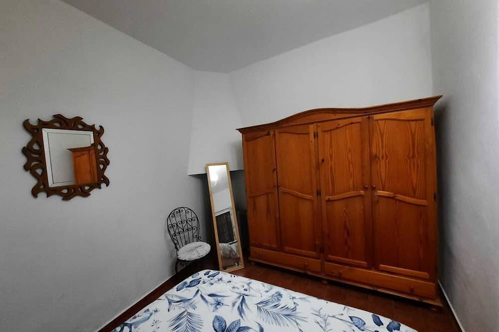 Die Ruhe des Feldes in der Nähe des Strandvergnügens in Moncarapacho, Parque Natural da Ria Formosa