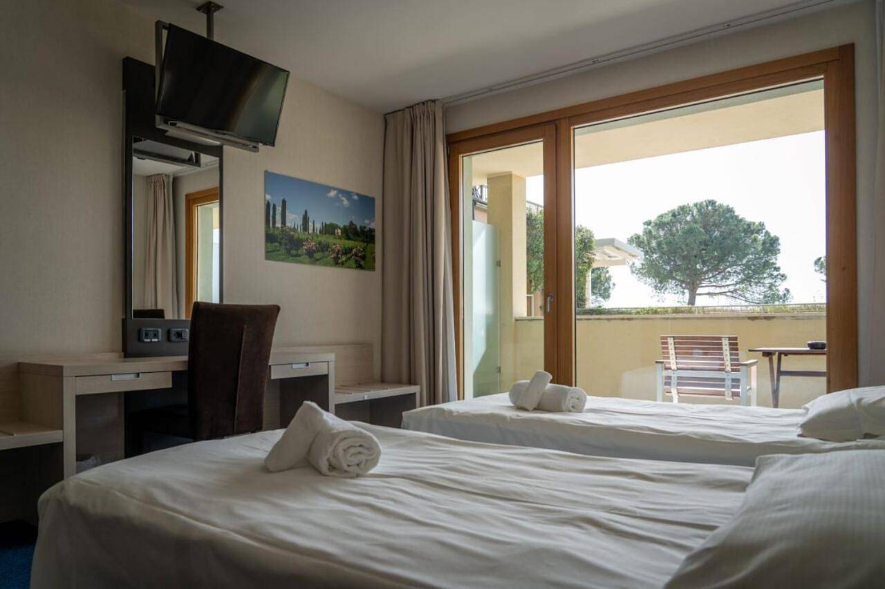 Superior Single Room with Lake View in Sarnico, Iseosee