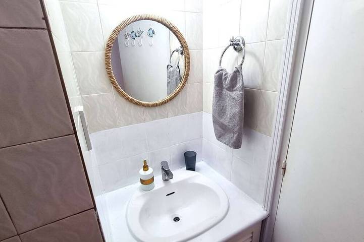 Apartamento entero, Boho Greek Haven w/ Orange Grove Views Near Beach in Lárnaca, Distrito de Larnaca