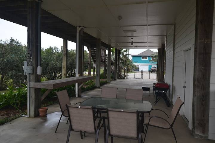 Vacation house for 9 people, with pool and terrace in Galveston