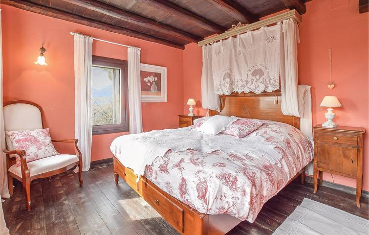 Appartamento di 110 m² con letto per bambini, parcheggio, terrazza e WiFi in Tarzo, Prealpi Carniche