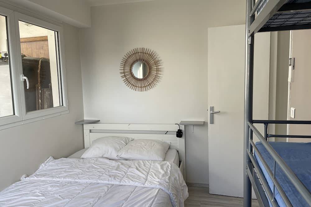 Appartement entier, Appartement climatisé, avec terrasse, plage à 50m, 1 chambre, 5/7 personnes in Juan-les-Pins, Antibes