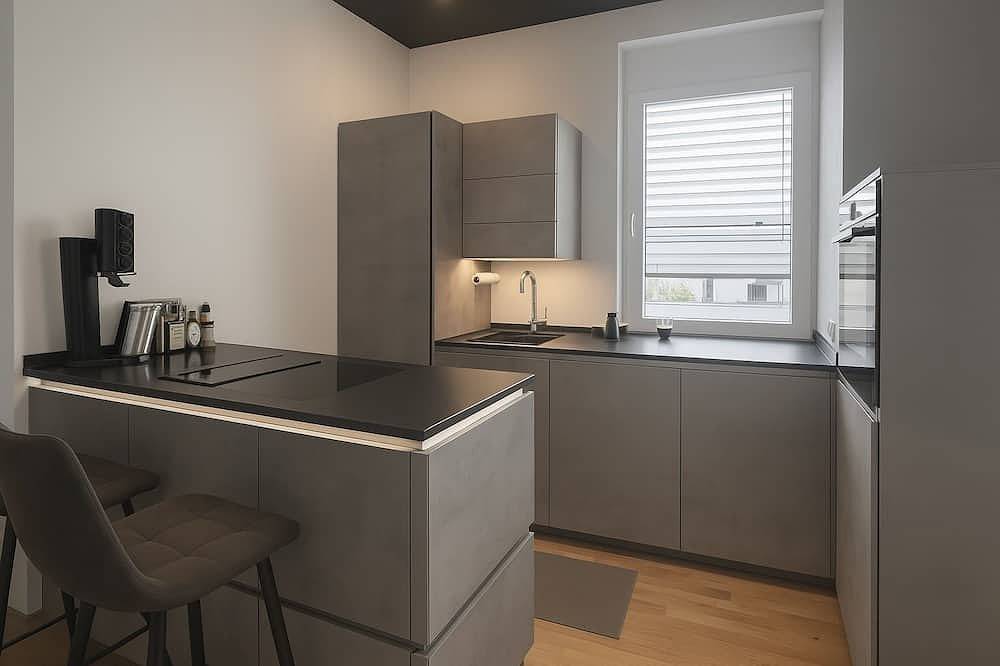 Ganze Wohnung, 🏡 Stylish Penthouse Apt with Rooftop Terrace near River Ruhr & Central Station in Mülheim an der Ruhr, Ruhrgebiet
