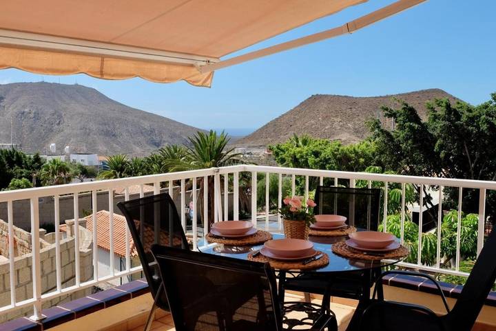 Apartamento de vacaciones para 4 personas, con jardín además de vistas y piscina - 1