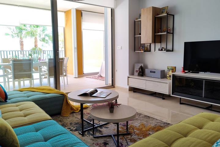 Appartement de vacances pour 6 personnes, avec balcon/terrasse ainsi que vue sur l’océan et piscine