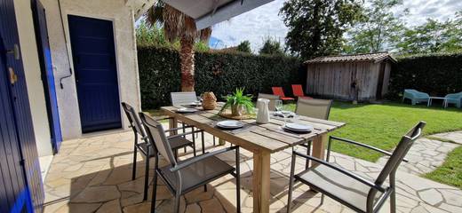 Gîte pour 6 personnes, avec terrasse et jardin dans Office De Tourisme De Ronce Les Bains