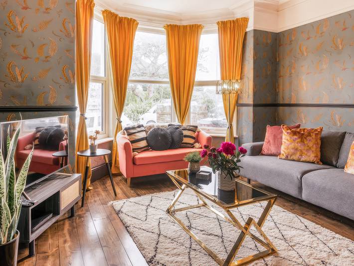 Log cabin for 8 people, with garden, with pets in Ilfracombe