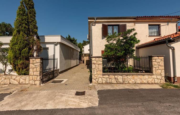 Ferienhaus für 4 Personen, mit Terrasse in Karlobag - 2