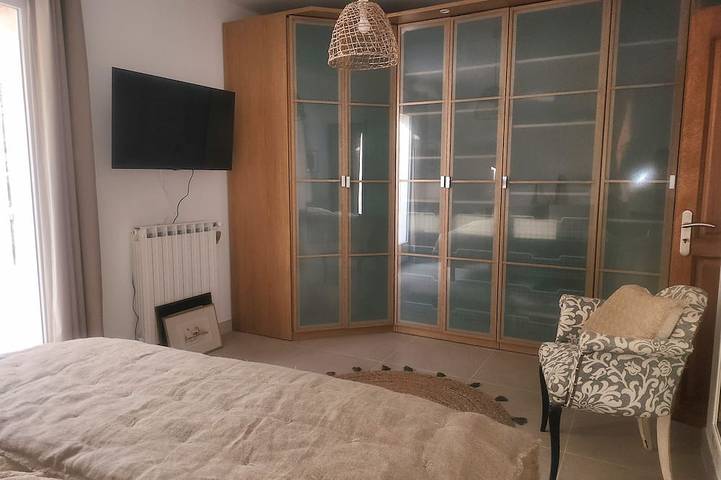 Location de vacances pour 6 personnes, avec terrasse ainsi que jardin et jacuzzi à Lattes - 3