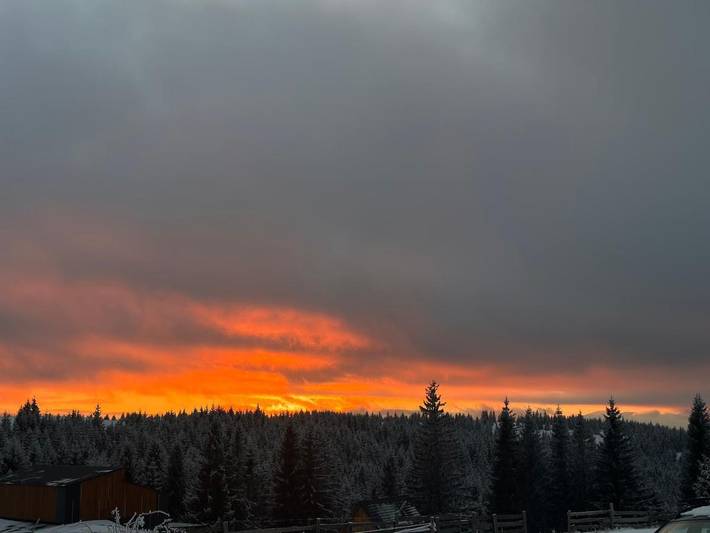 Location de vacances pour 16 personnes, avec vue et jardin, animaux acceptés dans Mărișel - 2