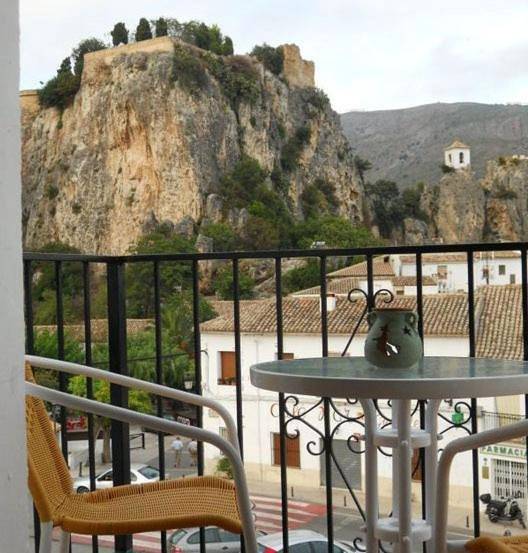 Casa rural para 2 personas, con Balcón además de Terraza y Vistas en Castell de Castells - 2