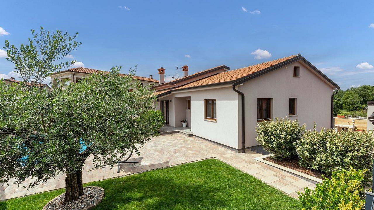 Villa für 6 Personen (105 m²) in Sveti Lovreč in Sveti Lovreč Pazenatički, Zentralistrien