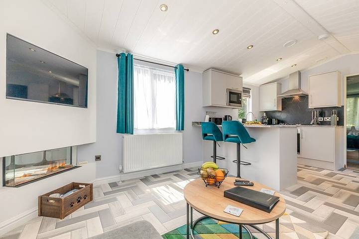 Glamping for 2 people, with hot tub in Staffordshire