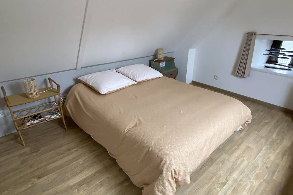 Groix Locmaria, charming house a few steps from the beach in Locmaria (Groix), Groix