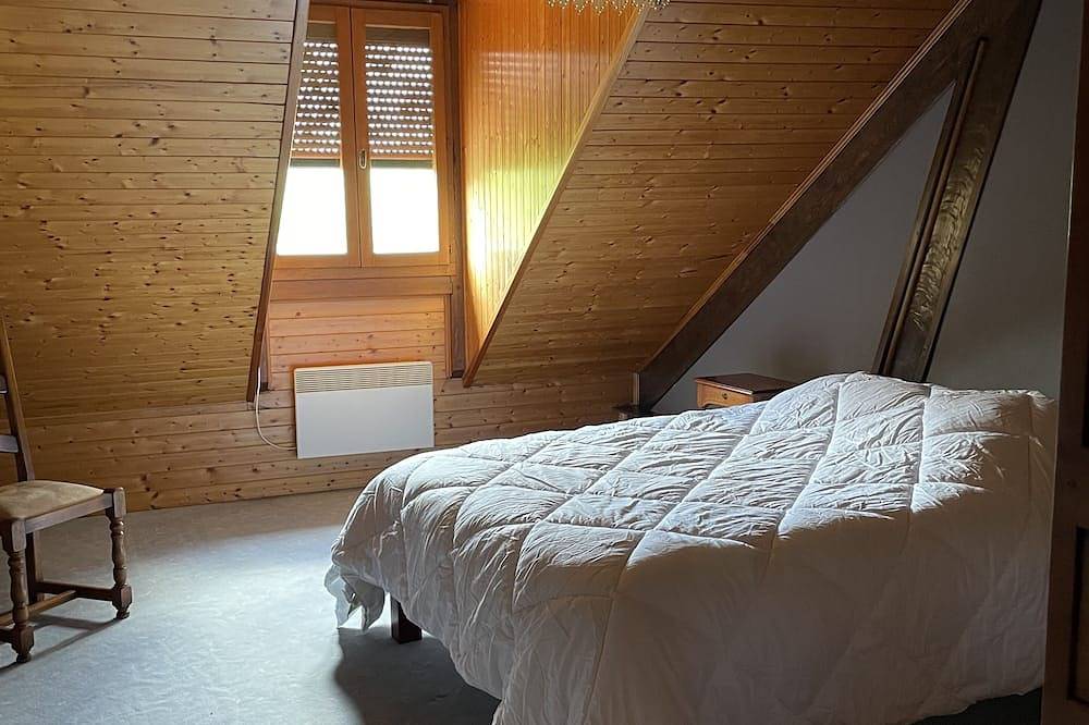Country property with covered terrace and large swimming pool in Charcier, Französischer Jura