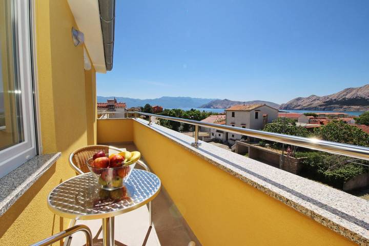 Ferienwohnung für 2 Personen, mit Balkon/Terrasse in Baska