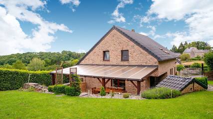 Cottage pour 8 personnes, avec piscine ainsi que jardin et terrasse dans Filot