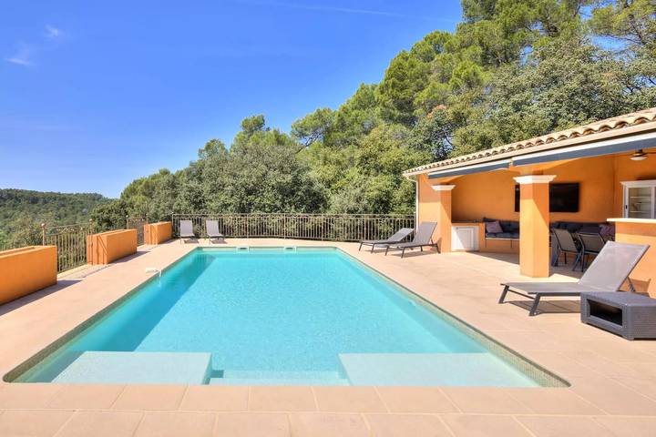 Location de vacances pour 12 personnes, avec piscine et terrasse à Flayosc - 3
