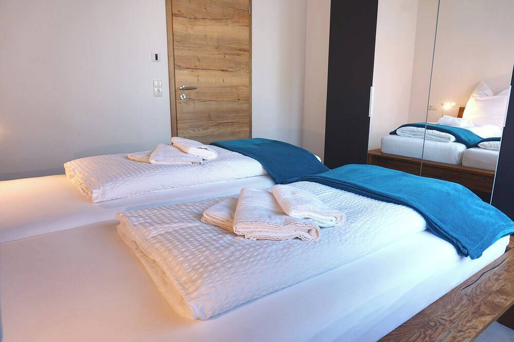 Ganze Wohnung, 3-Zimmer-Ferienwohnung \"Ölrettich\" - Ferienappartements Marschall-Hof in Bodnegg, Region Bodensee-Oberschwaben