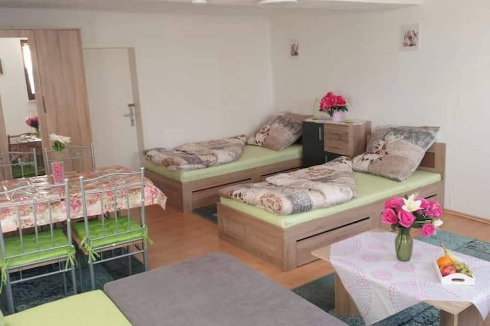 Ganze Wohnung, Schnuckeliges Paradies C in Waldbrunn, Neckar-Odenwald-Kreis