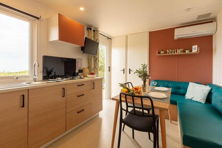 Gîte pour 4 personnes, avec Terrasse ainsi que Jardin et Vue dans Plage Du Pradeau