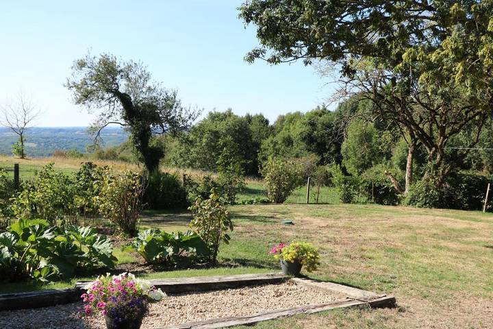 Location de vacances pour 4 personnes, avec vue ainsi que jardin et piscine à Villefranche-de-Rouergue - 2