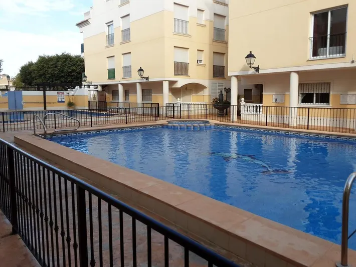 Ferienwohnung für 4 Personen, mit Pool und Balkon - 1