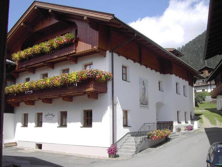 Ferienwohnung für 2 Personen, mit Balkon und Garten sowie Ausblick in Obertilliach