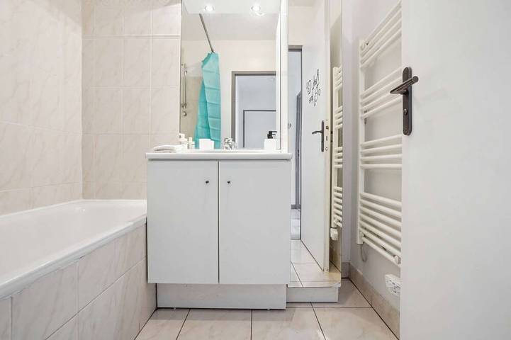 Apartamento entero, Chic aparte con terraza y aparcamiento in Sartrouville, Yvelines