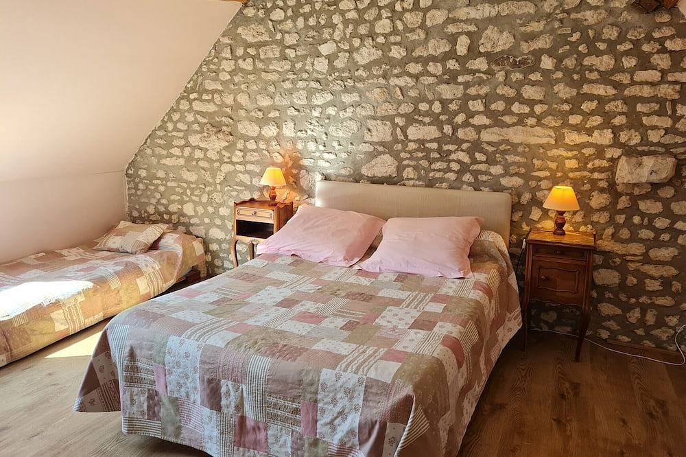 Gîte en campagne proche Orléans et Blois avec jardin paysager, pour 6 pers., calme assuré in Saint-Ay, Vallée de la Loire