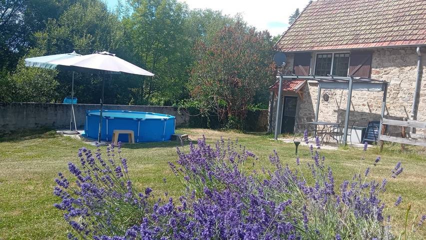 Gîte pour 4 personnes, avec piscine dans la Creuse