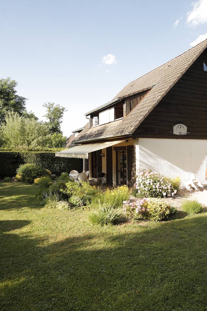 Vakantiehuis voor 8 personen, met Terras en Tuin aan het meer van Annecy