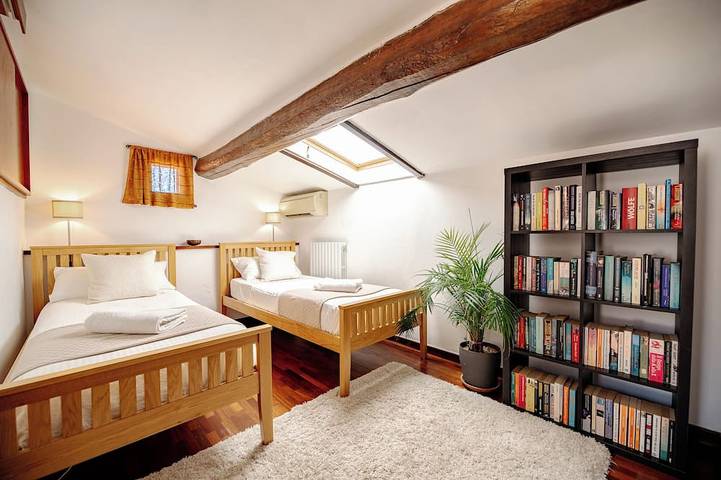 Ganze Wohnung, Spacious historic apartment with rooftop terrace in Orbetello, Grosseto Provinz