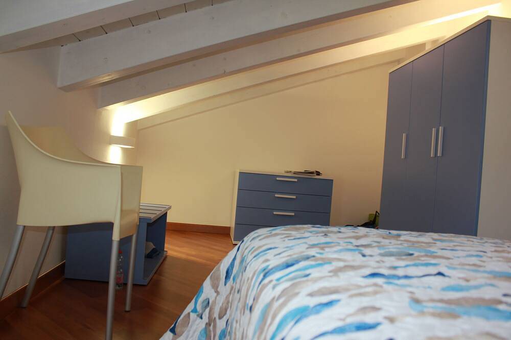 Maiso house nestled between the sea and olive trees in Lavagna, Lavagna Municipality