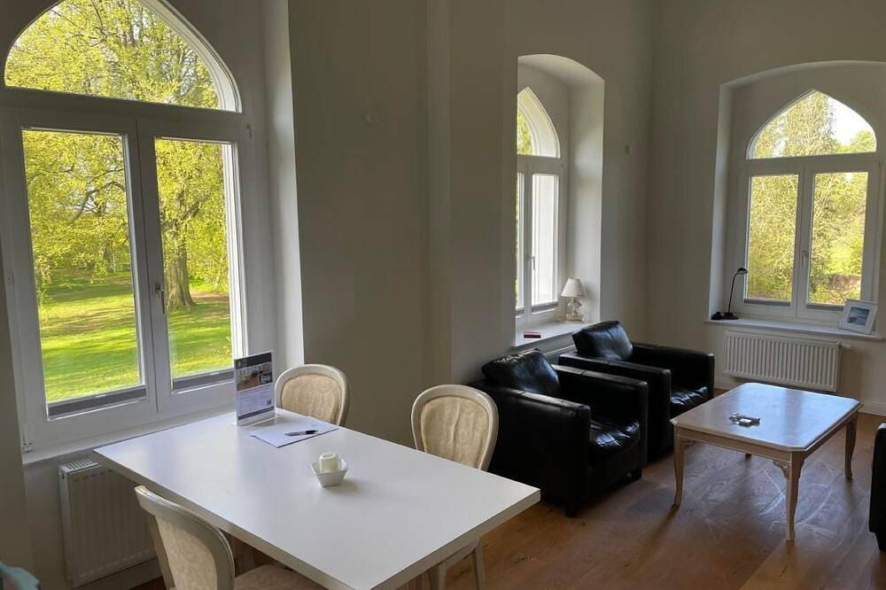 Ganze Wohnung, Weisses Traumschloss an der Ostsee in Hohendorf (Groß Mohrdorf), Groß Mohrdorf