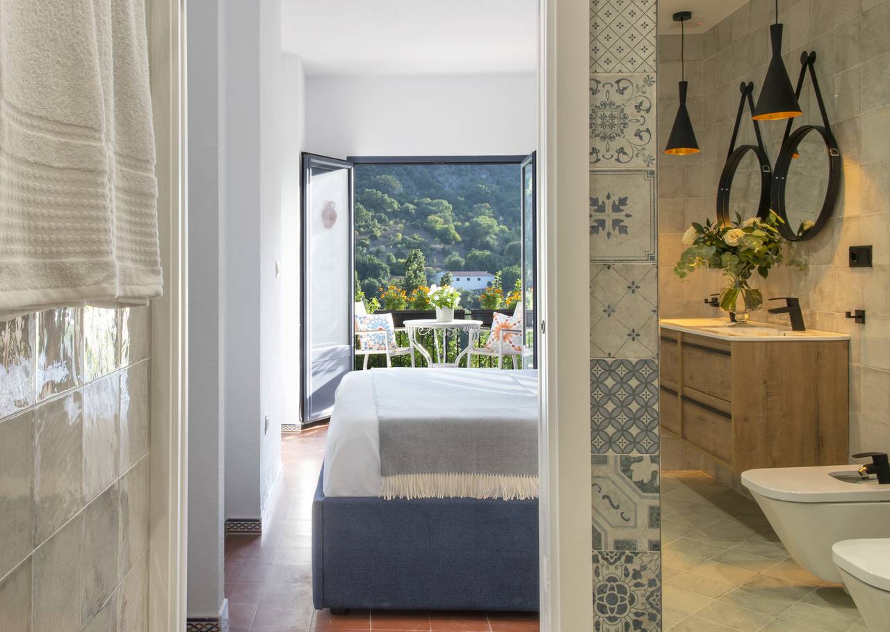 Casa Bella - Sleeps 8 with Pool in Benamahoma, Grazalema