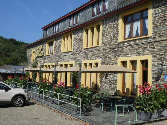 Maison d’hôte pour 10 personnes, avec sauna et terrasse, animaux acceptés à Bertrix