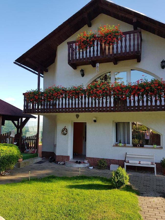 Ferienwohnung für 5 Personen, mit Garten und Ausblick sowie Pool, mit Haustier - 1