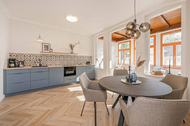 Ganze Wohnung, Kaisers vis a vis 07 - ein Hingucker in historischer Villa in Drei Kaiserbäder, Heringsdorf