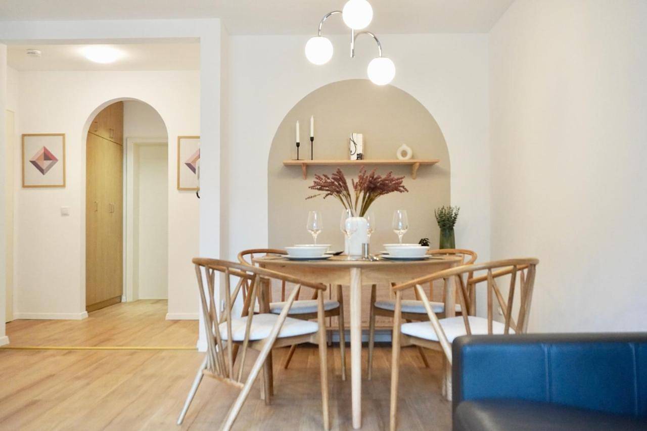 Ganze Wohnung, Design Studio am See mit Terrasse, Garten, 40m vom See - Snug Stays 2 in Wörthsee, Ammersee