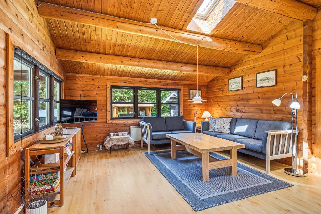 Charming log cabin in Houstrup with shelter in beautiful grounds in Houstrup, Varde en omgeving