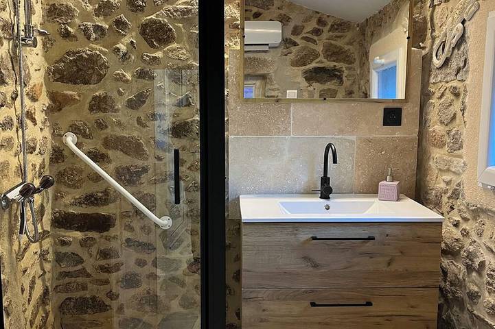 Chambre d’hôte pour 2 personnes, avec jardin à Saint-Jean-du-Gard - 2