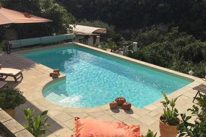 Bungalow pour 2 personnes, avec Terrasse et Jardin à Nice